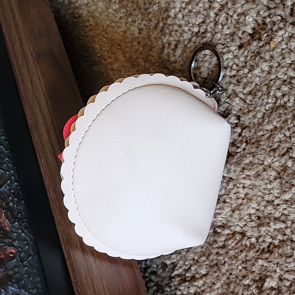 Strawberry keychain case Strawberry keychain case Strawberry keychain case Straw - Picture 8 of 12